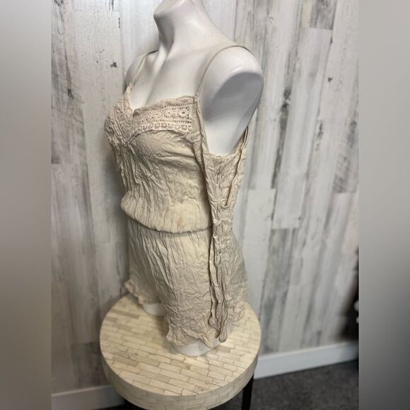 Tan romper  - Picture 3 of 9